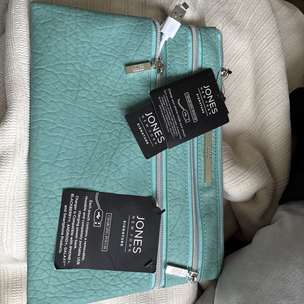 Jones New York Phone Charging Pouch Signature 3 Pockets